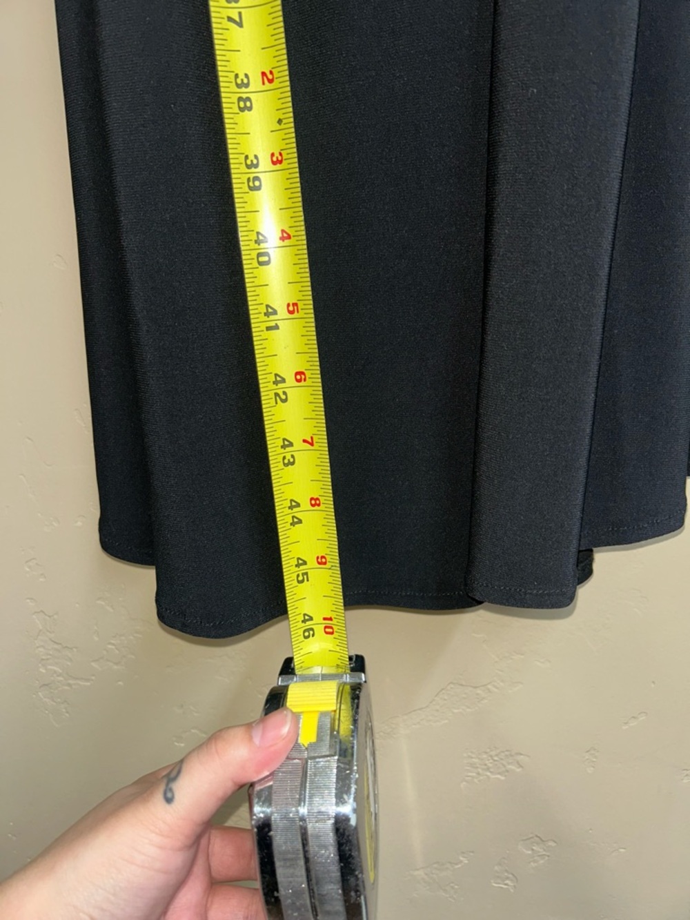 🔥5/$35🔥 Sandra Darren Black Midi Dress with Draped V-Neck | Size 14 - Picture 7 of 7